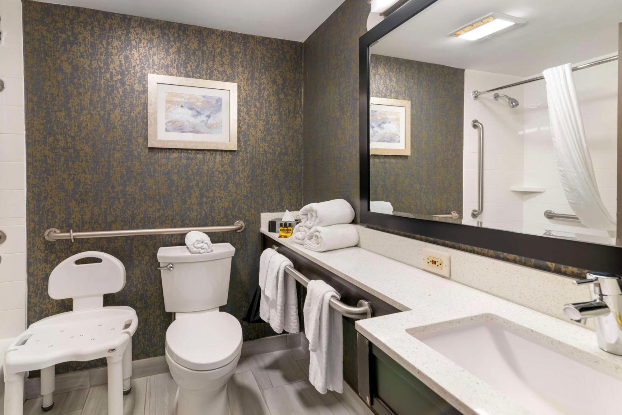 Best Western Plus Landmark Inn Лакония Екстериор снимка