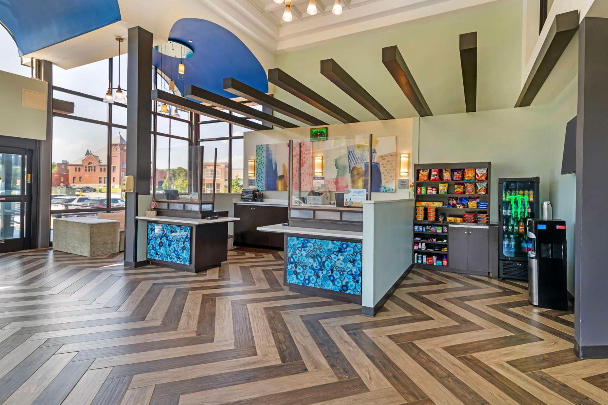 Best Western Plus Landmark Inn Лакония Екстериор снимка