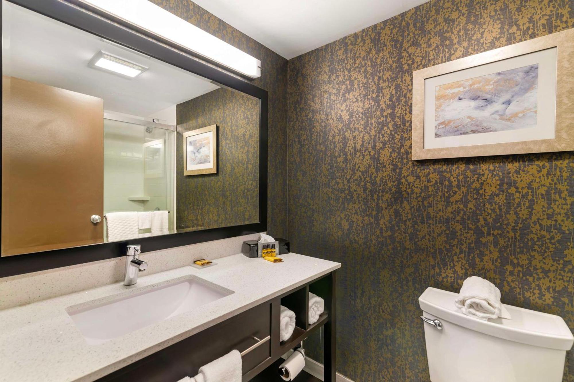 Best Western Plus Landmark Inn Лакония Екстериор снимка